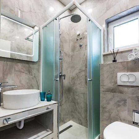 Summer Experience Apartment