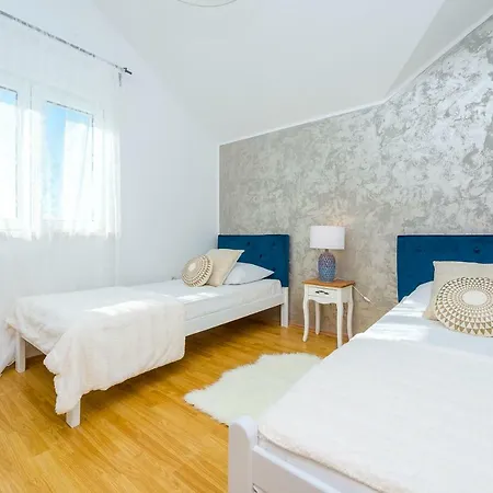 Summer Experience Apartment