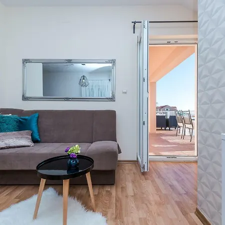 Summer Experience * Mlini